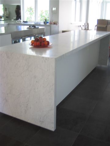 Honed Bianco Carrara Ombra